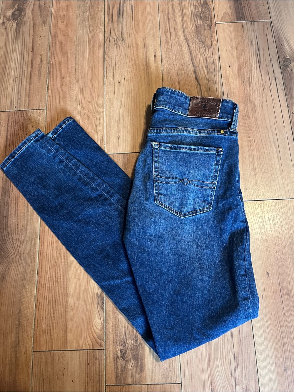 Lucky Brand women’s  Dark Blue Slim Straight Jeans